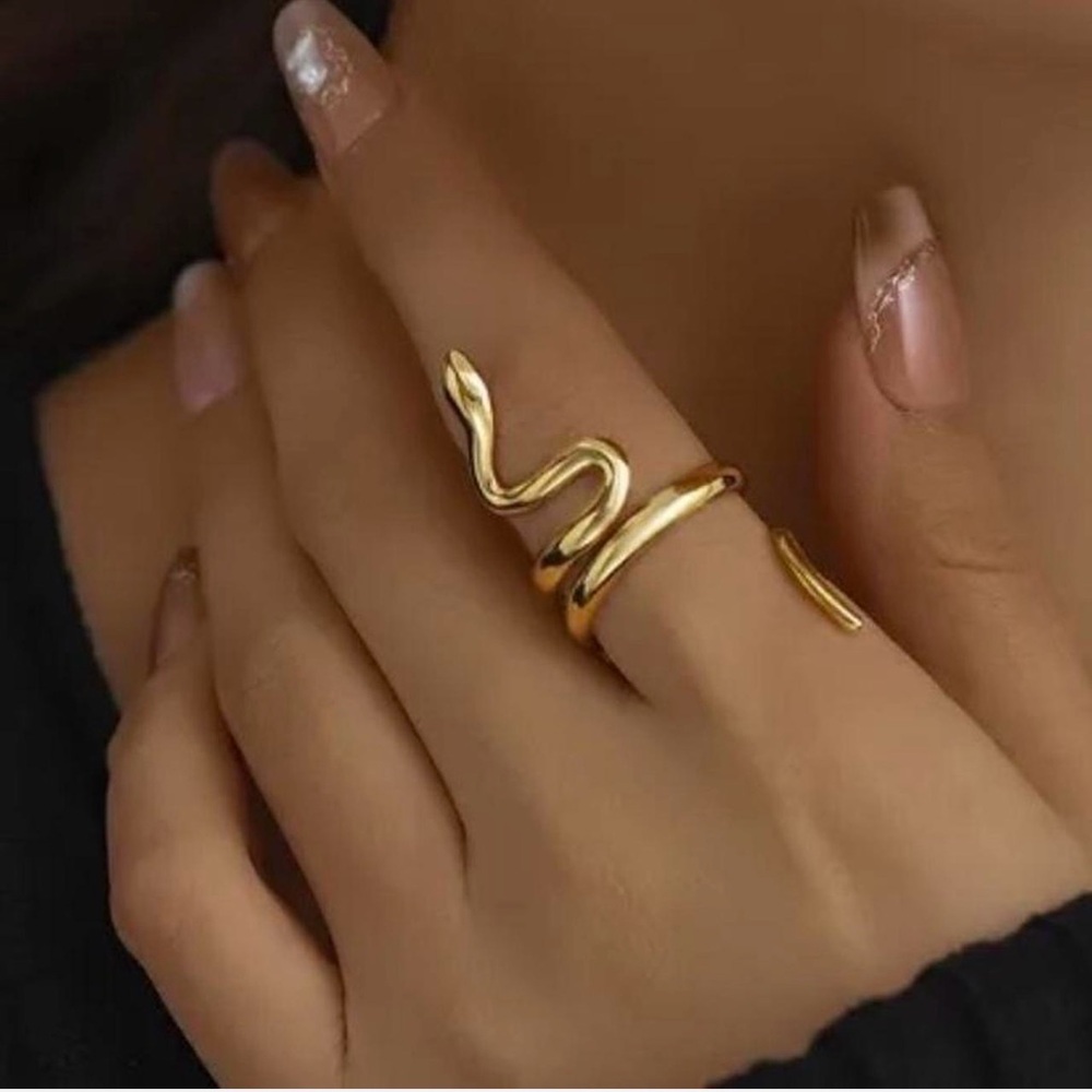 Adjustable gold plated snake ring